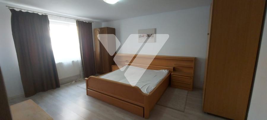 Apartament cu 3 camere semidecomandat, mobilat în Hipodrom 3