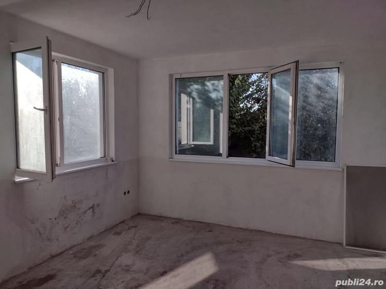 Casă cu 6 camere în Costi