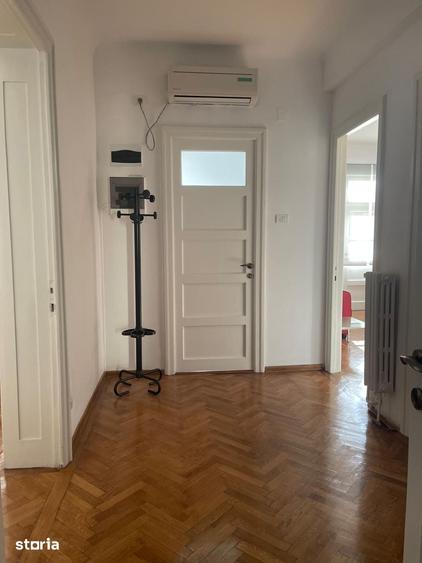 Casă cu 9 camere cu Teren 120 Mp în Eminescu