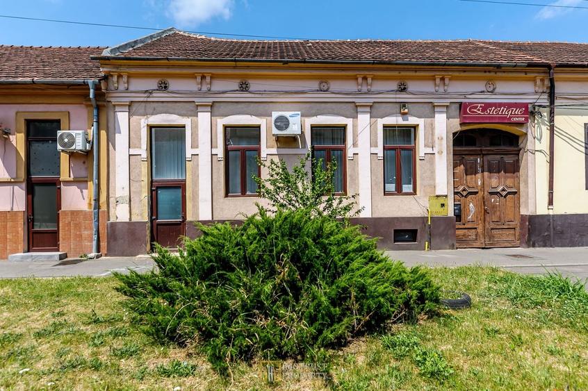 Casă cu 4 camere cu Canalizare în Ultracentral