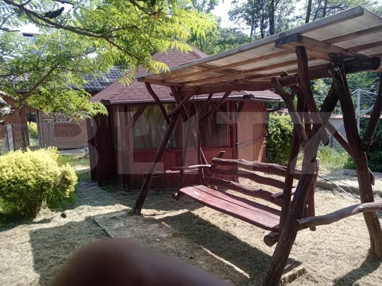 Casă individuală cu 5 camere cu Canalizare în Răstolița