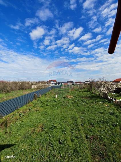 Casă cu 3 camere cu Teren 956 Mp în Sărbătoarea