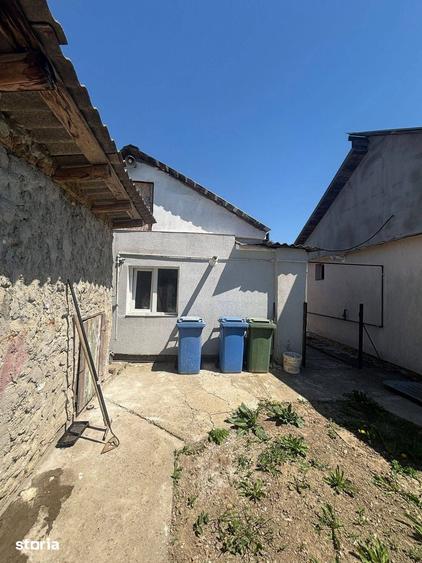 Casă cu 4 camere cu Teren 1070 Mp în Central