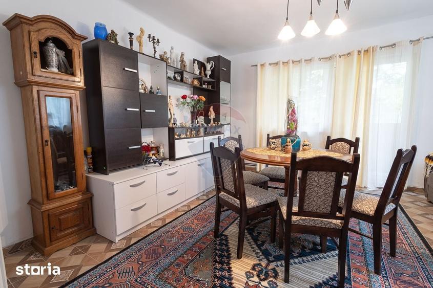 Casă cu 6 camere cu Teren 500 Mp în Băi