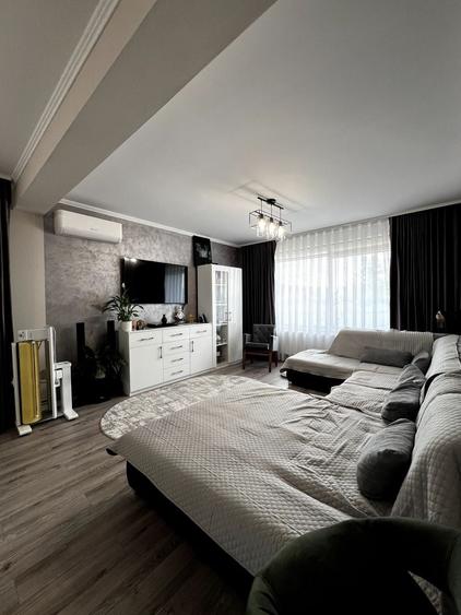 Casă individuală cu 8 camere cu Piscina în Cordău