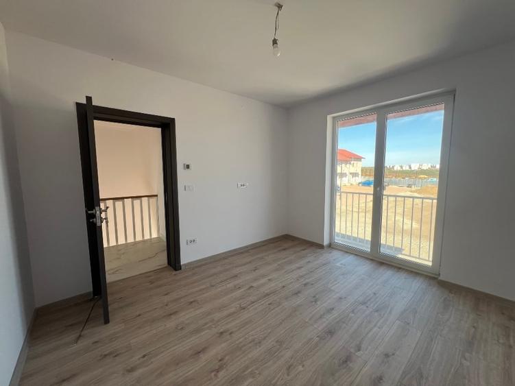 Duplex cu 4 camere cu Canalizare în Valea Lupului