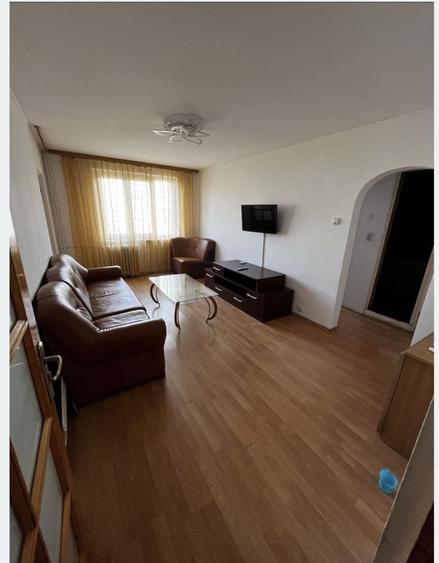 Apartament cu 4 camere decomandat în Rahova