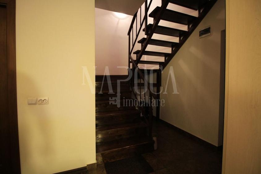 Apartament cu 4 camere semidecomandat în Florești