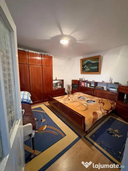 Casă cu 5 camere cu Teren 1600 Mp în Săcălășeni