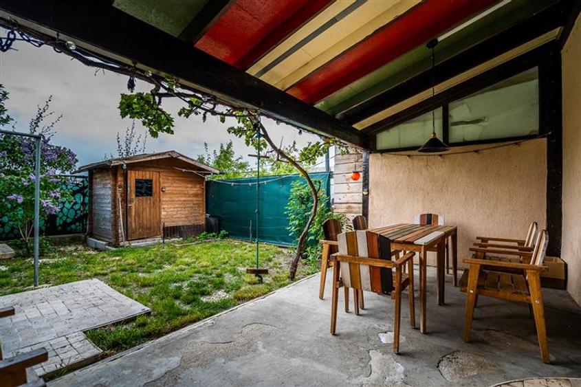 Duplex cu 4 camere cu Canalizare în Central