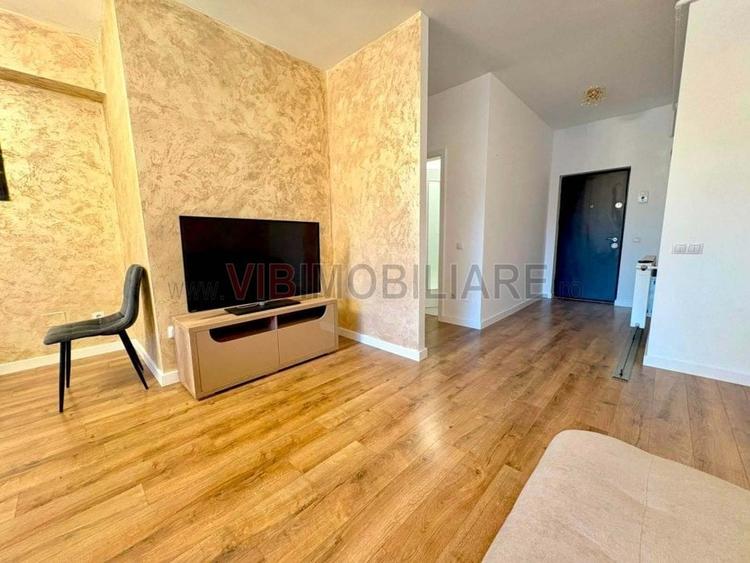 Apartament cu 3 camere semidecomandat în Crângași
