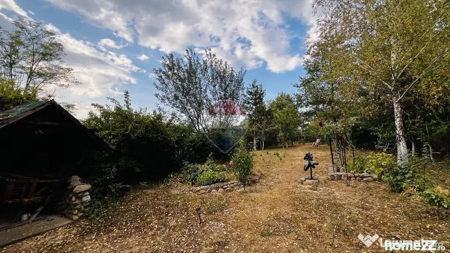 Casă cu 4 camere cu Teren 959 Mp în Lăzăreni