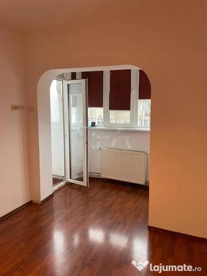 Apartament cu 3 camere decomandat în 13 Septembrie