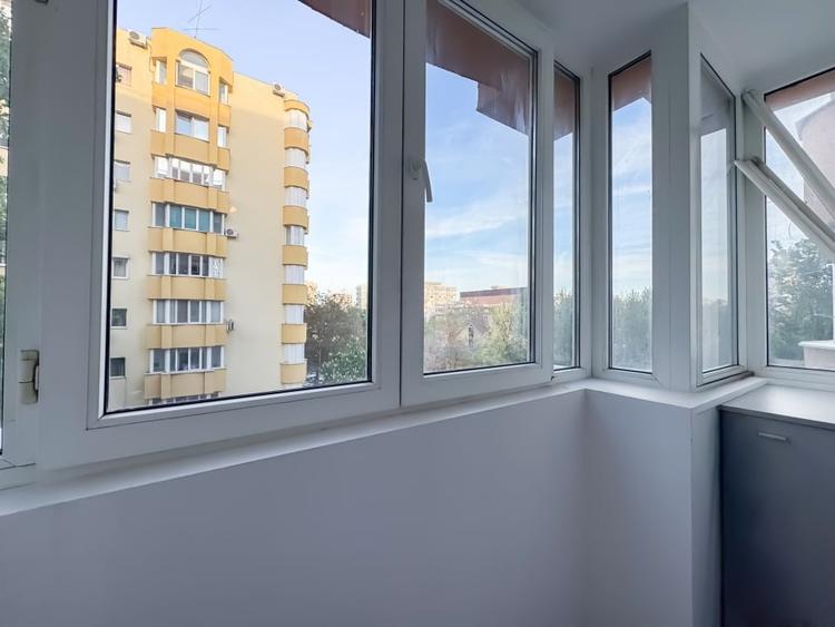 Apartament cu 3 camere decomandat, mobilat în Nerva Traian