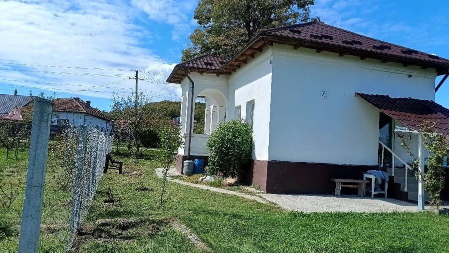 Casă cu Teren 1500 Mp în Crâmpotani