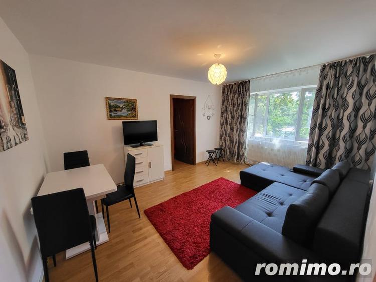Apartament cu 3 camere semidecomandat în Mioriței