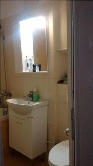 Apartament cu 3 camere decomandat, mobilat în Zimbru