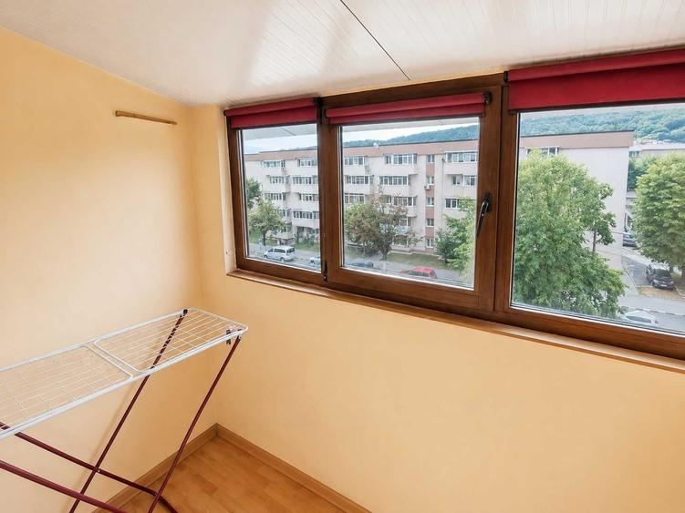 Apartament cu 3 camere decomandat în Traian