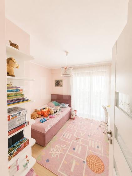 Apartament cu 4 camere decomandat, mobilat în Zorilor