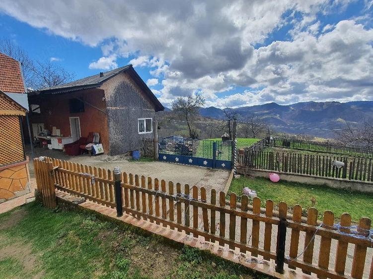 Casă cu Teren 2113 Mp în Tarnița