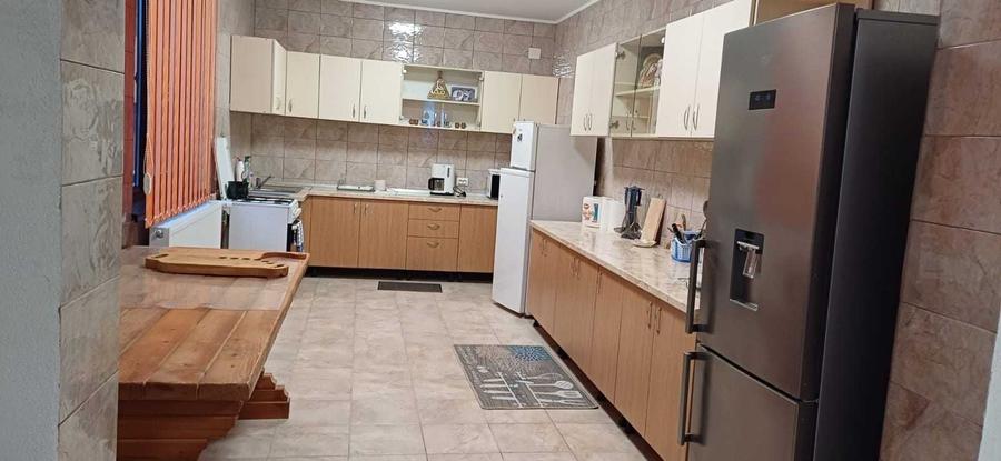 Casă cu 3 camere în Siriu