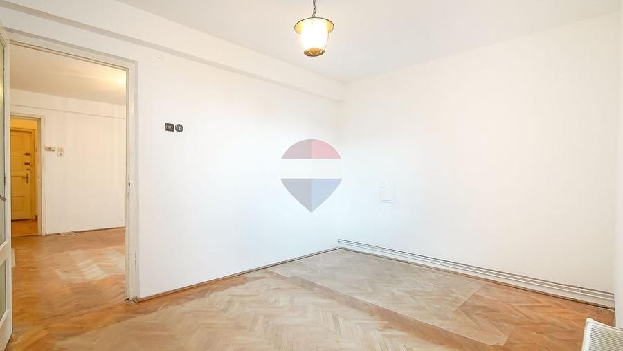 Apartament cu 2 camere semidecomandat în Centrul Civic