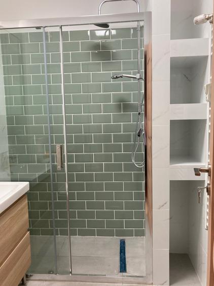 Apartament cu 2 camere decomandat în Olteni
