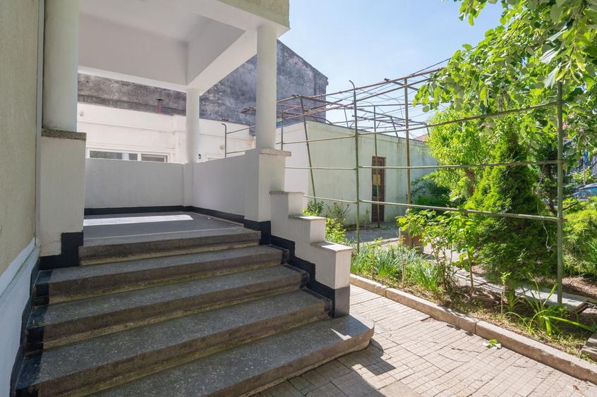 Apartament cu 3 camere nedecomandat în Ultracentral