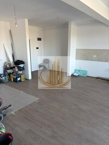 Apartament cu 3 camere decomandat în Giroc