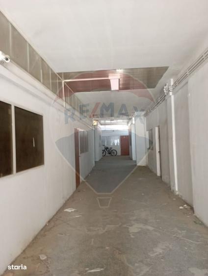 Spațiu comercial, de 1,900 mp, în Lacu