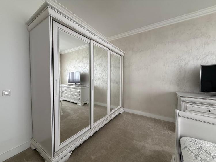 Apartament cu 2 camere semidecomandat, mobilat în Vitan