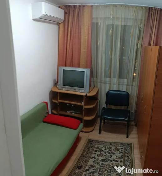 Garsonieră decomandată în Rogerius