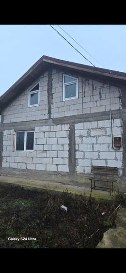 Casă individuală cu 5 camere cu Teren 2000 Mp în Gârbovi