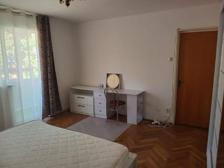 Apartament cu 3 camere decomandat în Grigorescu