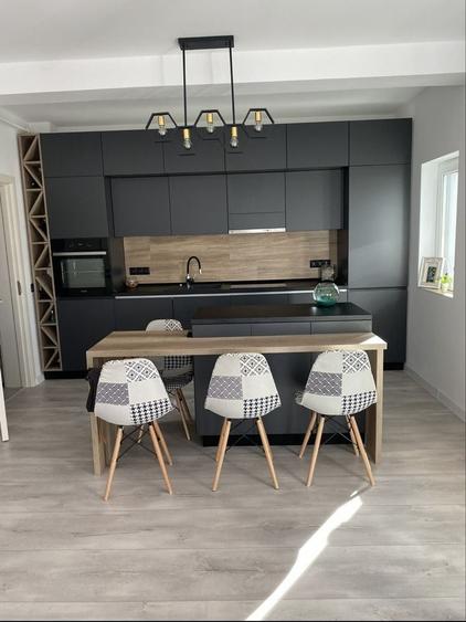 Apartament cu 3 camere decomandat în Unirii
