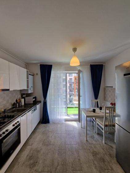 Apartament cu 2 camere decomandat în Titan