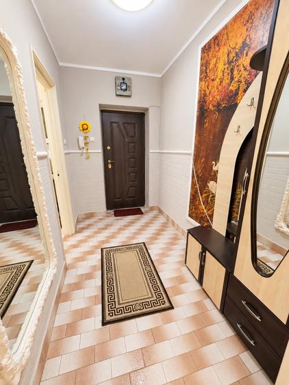 Apartament cu 2 camere semidecomandat în Hipodrom