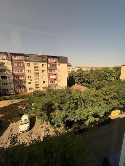 Apartament cu 3 camere semidecomandat, mobilat în Șagului