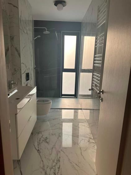 Apartament cu 4 camere semidecomandat în Central