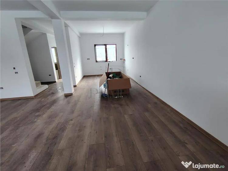Casă cu 4 camere cu Teren 300 Mp în Moșnița Veche