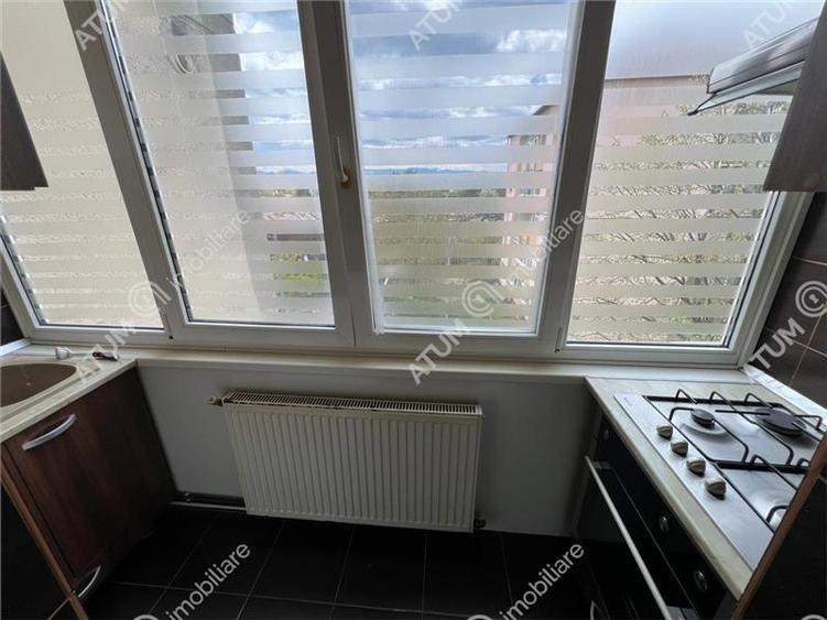 Apartament cu 3 camere decomandat, mobilat în Mihai Viteazul