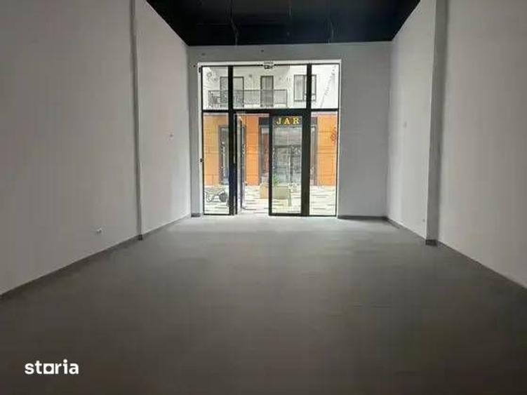 Spațiu comercial, de 84 mp, în Central