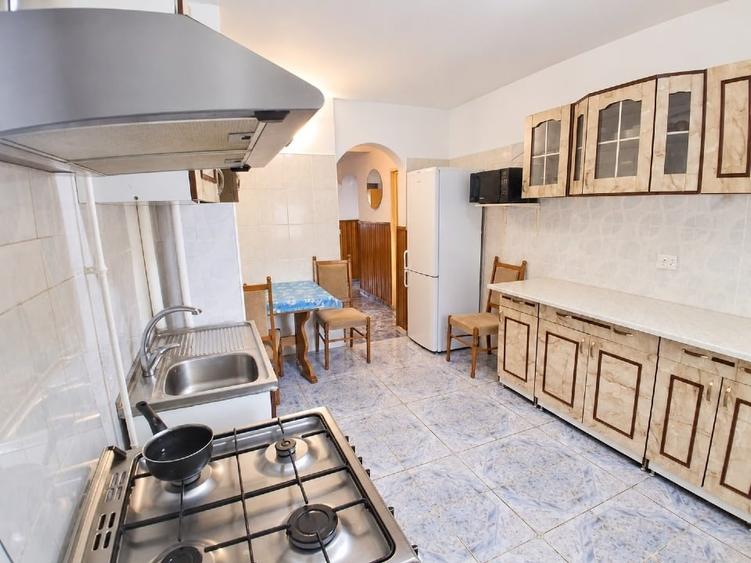 Apartament cu 4 camere decomandat, mobilat în Lunca Cetățuii