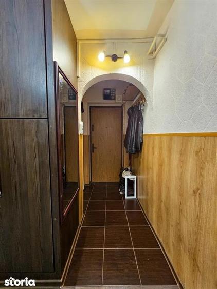 Apartament cu 3 camere decomandat, mobilat în Galata