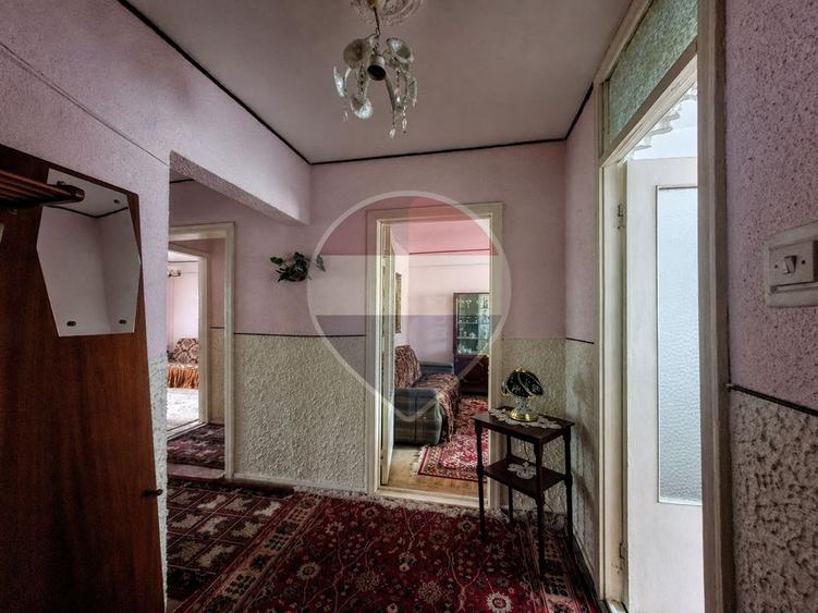 Apartament cu 3 camere decomandat în Central