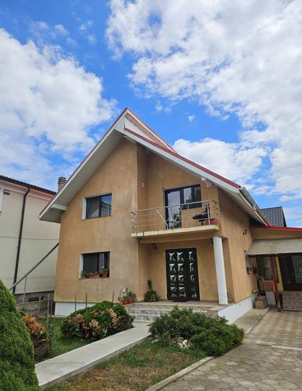 Casă cu 4 camere în Exterior Vest