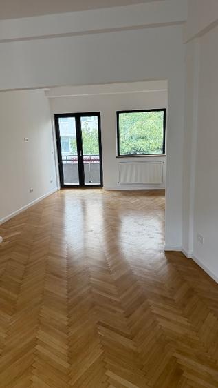 Apartament cu 2 camere decomandat în Calea Victoriei