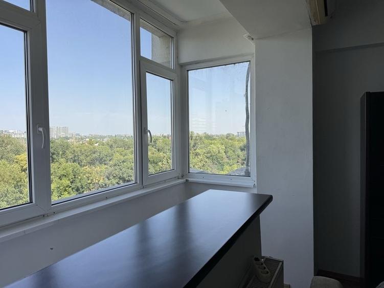 Apartament cu 3 camere decomandat în Colentina