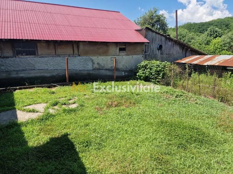 Casă cu 4 camere cu Teren 400 Mp în Călinești