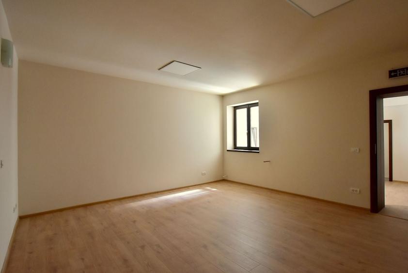 Birou, de 40 mp, în Ultracentral